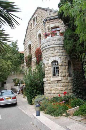 Emek Refaim Apartment | LEGATIA in the German Colony