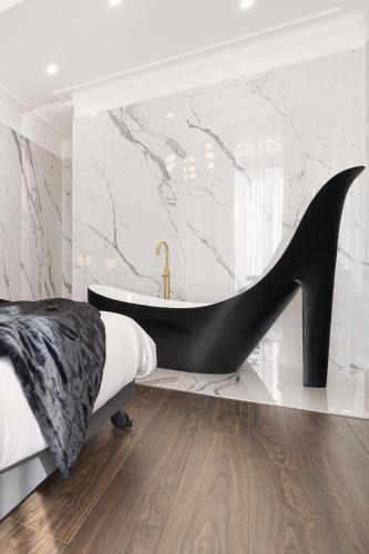 Macon Apartment | Legend Majestic - Baignoire chaussure - TV Miroir - Parking Privé GRATUIT