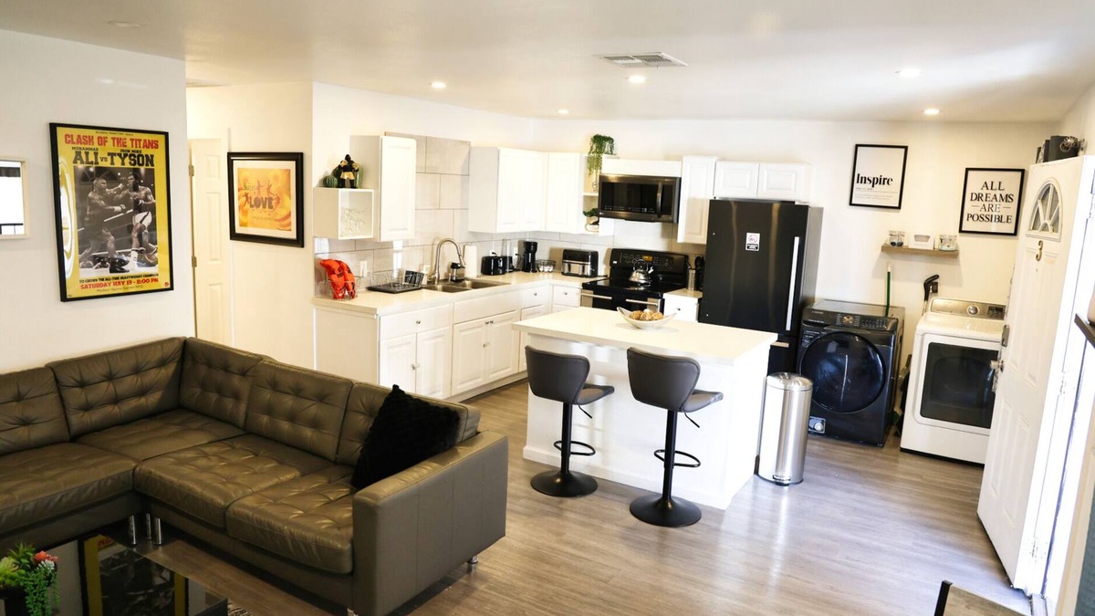Gateway District Apartment | Legends Getaway
