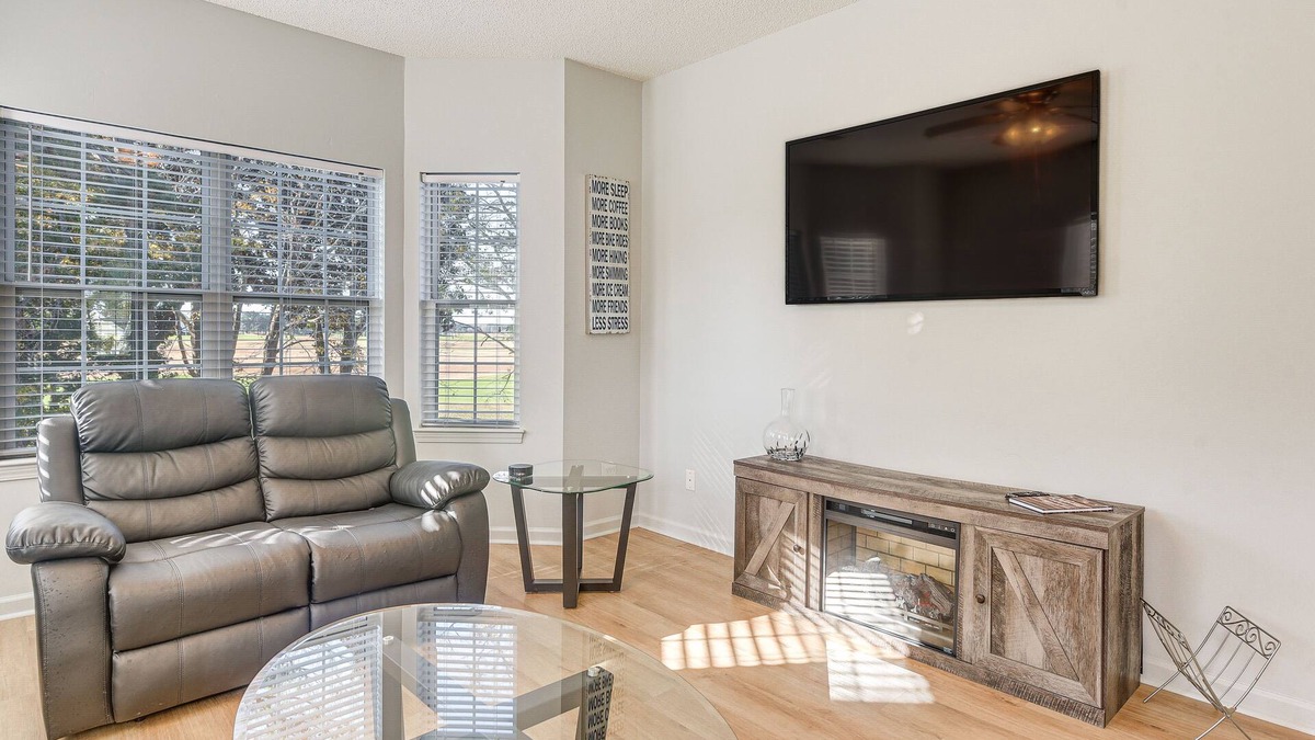 Red Hill Condo | Legends Golf Condo ~ 10 Mi to Myrtle Beach Access!