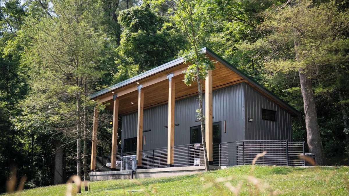 Logan Cabin | Legends Lane E - Hosted by The Chalets
