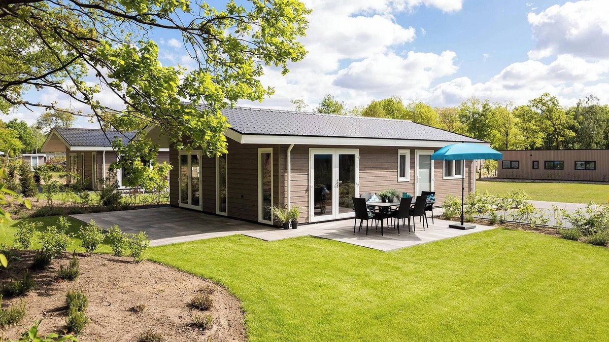 Avenhorn Ski Chalet | ✓ Leijhoeve at Park Westerkogge ✓ Holiday home for 6 people ✓ Located in Berkhout (North Holland) ✓ Waterfront holiday resort ✓ Book directly at the resort