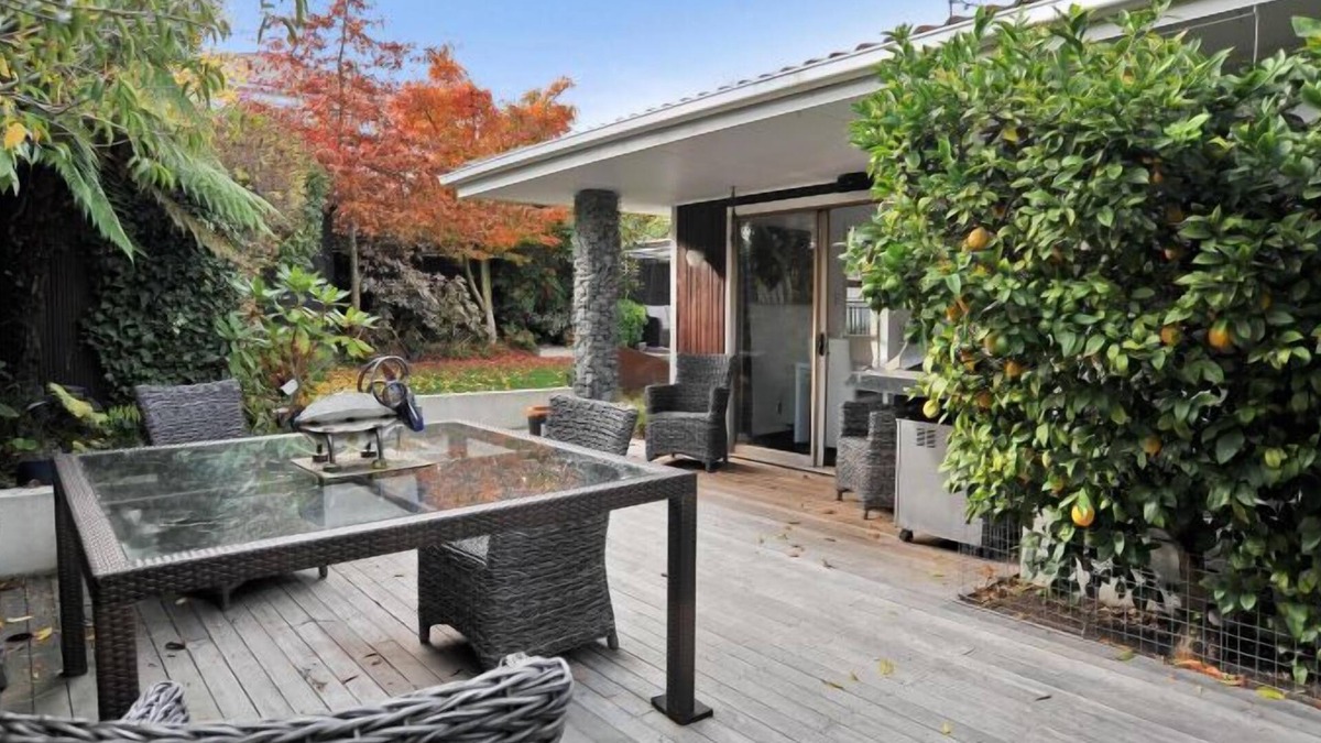 Merivale Apartment | Leinster Villa: Spacious three bedroom apartment