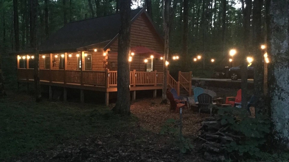 Bellaire Cabin | Leister Kabine in the Woods