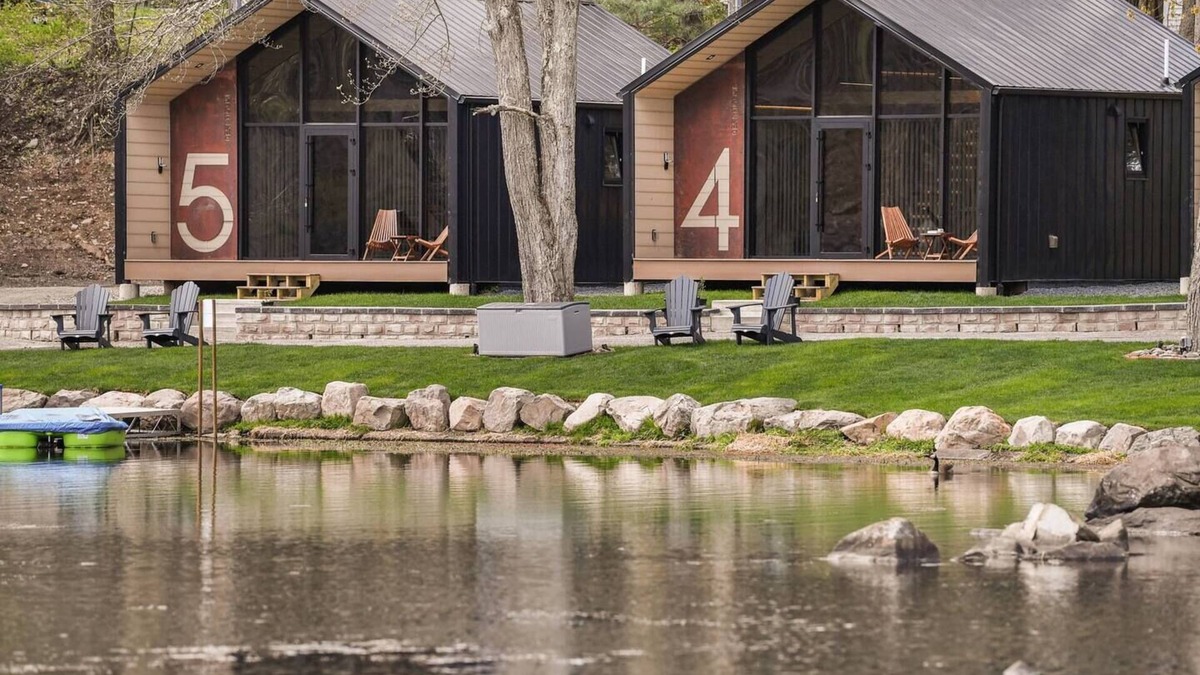 Scotrun Resort | Leisure Lake Resort: 5 chalets on a private lake, Wedding venue with activities