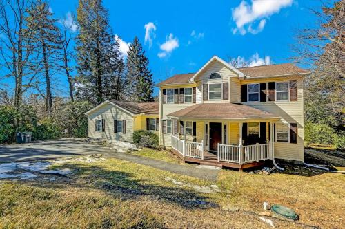 Long Pond House | Leisurely Living in Long Pond
