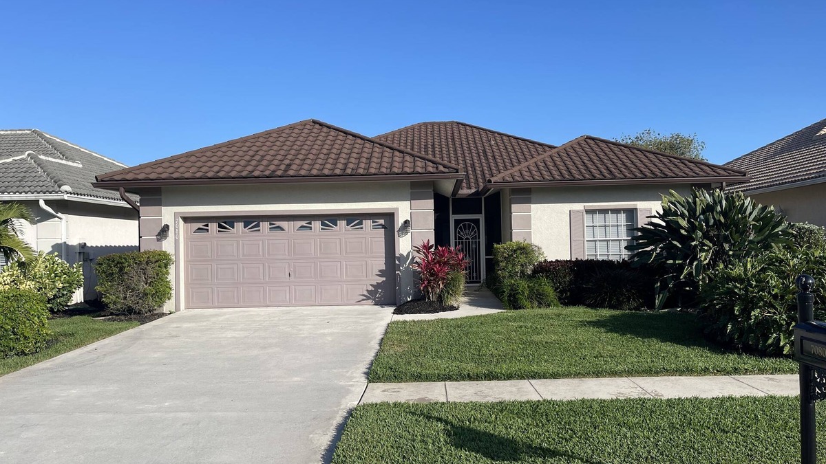 Falcons Glen House | Lely Resort 3BR/2Bath Home on Golf Course w/Community Pool & Hot Tub.
