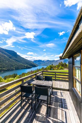 Kaupanger House | Lem Cabins