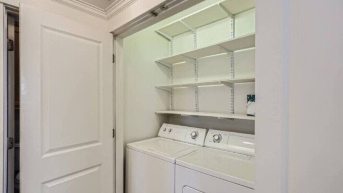 Oak Lawn Apartment | Lemmon 201 Chic & Stylish 1-Bedroom Getaway