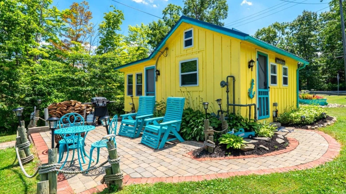 Madison-on-the-Lake Cabin | LEMON DROP LAKE FRONT COTTAGE