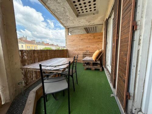 La Celle-sous-Gouzon Apartment | Lemon
