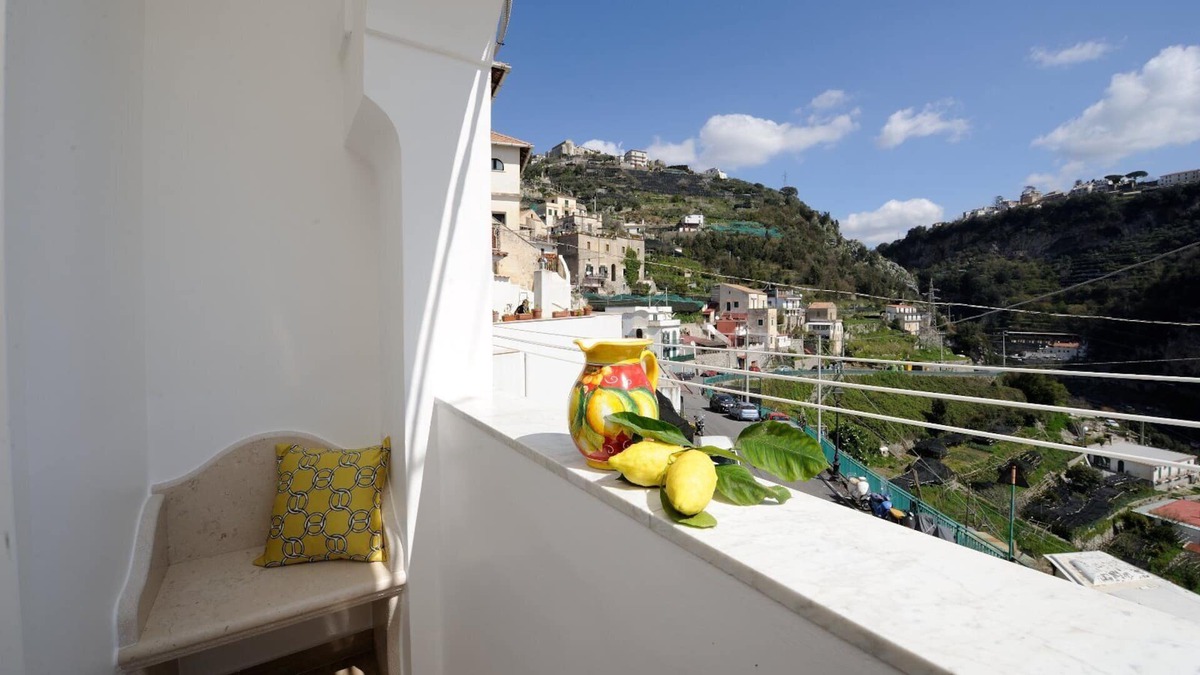 Pontone Apartment | Lemon in the air
