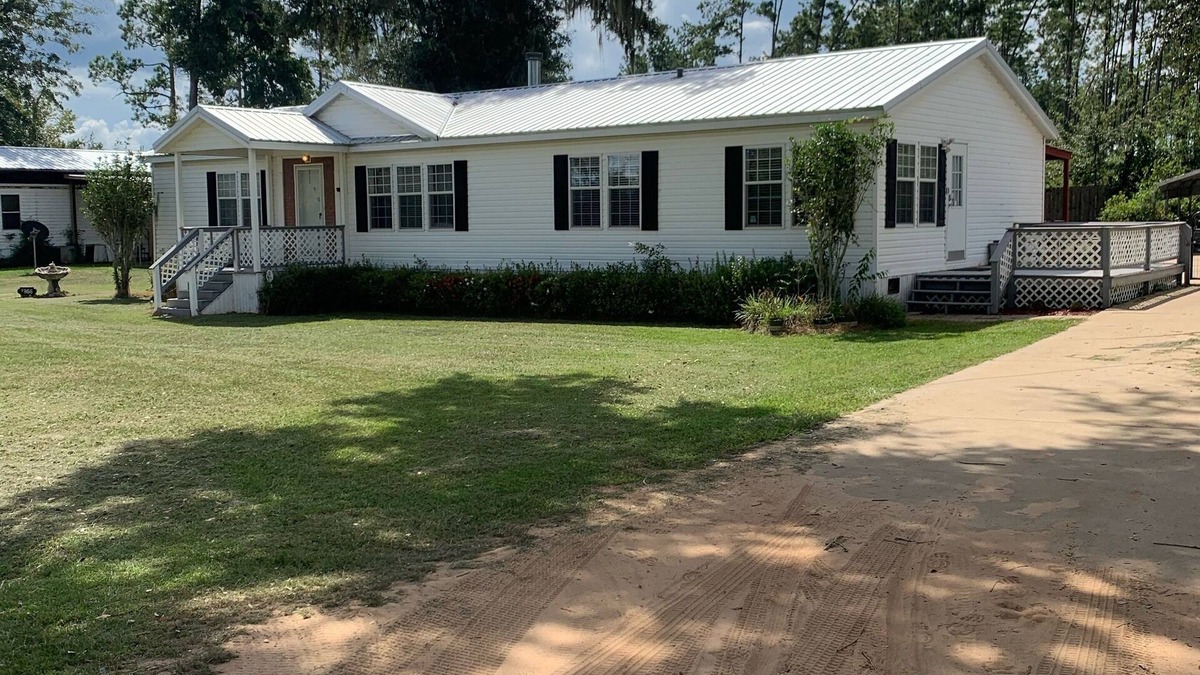 Donalsonville House | Leon’s Retreat😀 5⭐️Lake Seminole fishing🎣 spacious home near Big Jim’s!