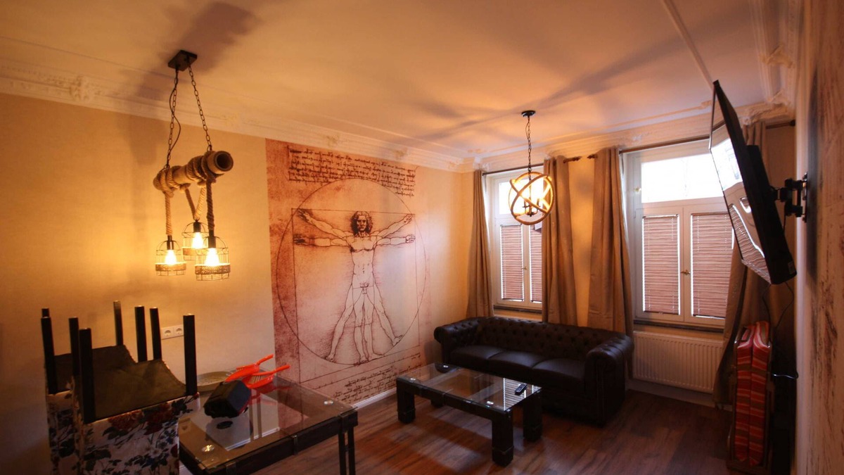 Neuschonefeld Apartment | Leonardo da Vinci - Romantic Apartments in Leipzig, *2km to the city center*