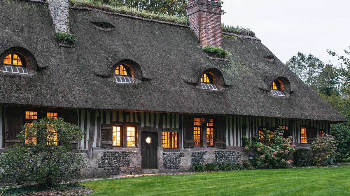 Ablon House | Les 3 Fresnes, beautiful thatched cottage in the heart of Normandy nature.