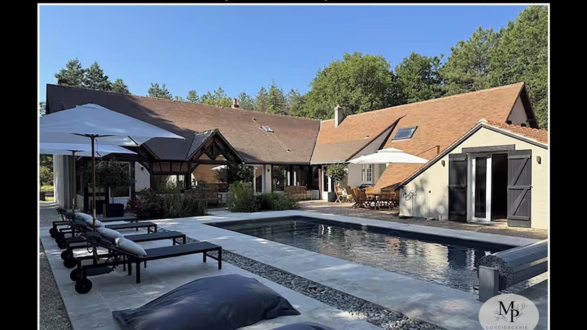 Selles-Saint-Denis House | Les 40 Chênes estate in Sologne