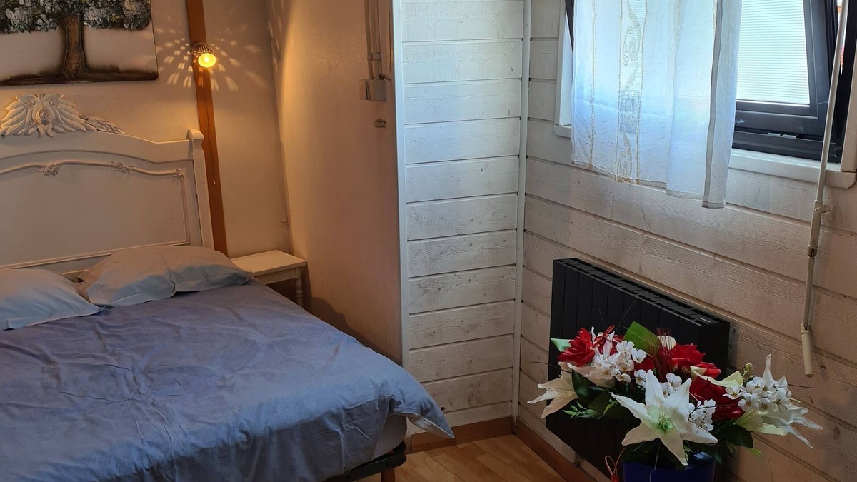 Theix-Noyalo Apartment | Les Ajoncs - charming gîte