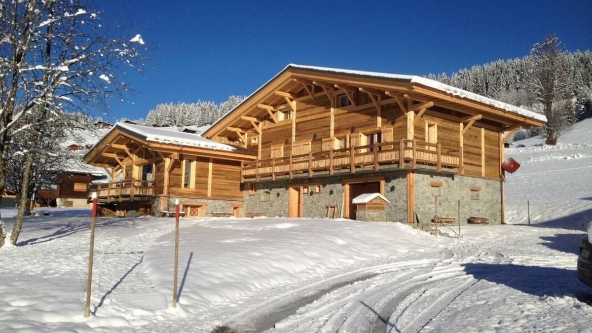 Notre-Dame-de-Bellecombe House | LES BARONY - LE BOUZA