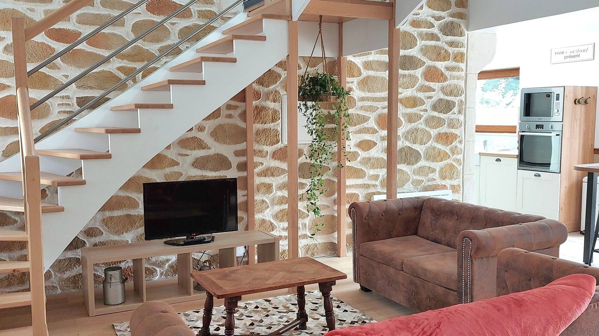 Lacres House | Les Boutons d'Or - Charming gîte, 2 bedrooms, sleeps 7 with large terrace