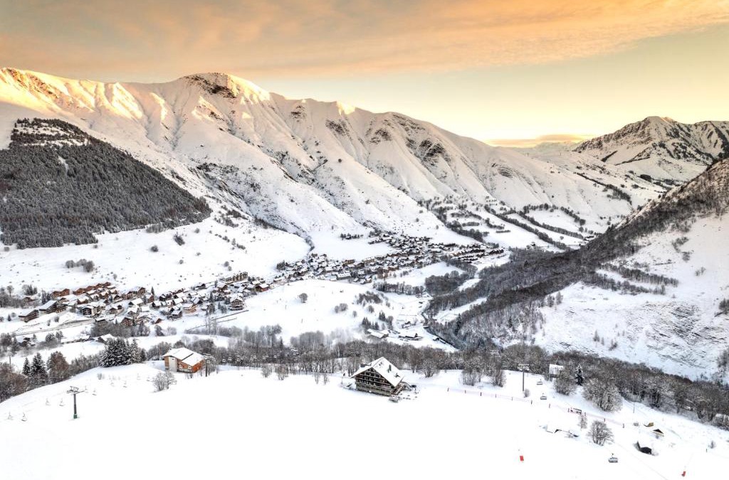 Saint-Sorlin-d'Arves Hotel | Les Cèdres - Hôtel - Restaurants - Spa