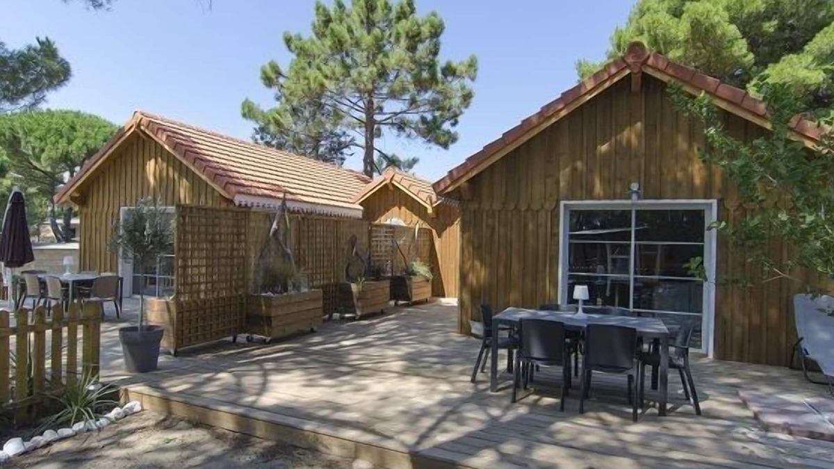Le Grau-dʼAgde House | LES CABANES DU GRAU: Pretty little houses, quiet, a stone’s throw from the beach