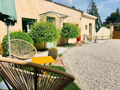 Fontaine-Sous-Jouy Bed & Breakfast | Les chambres du Bonheur