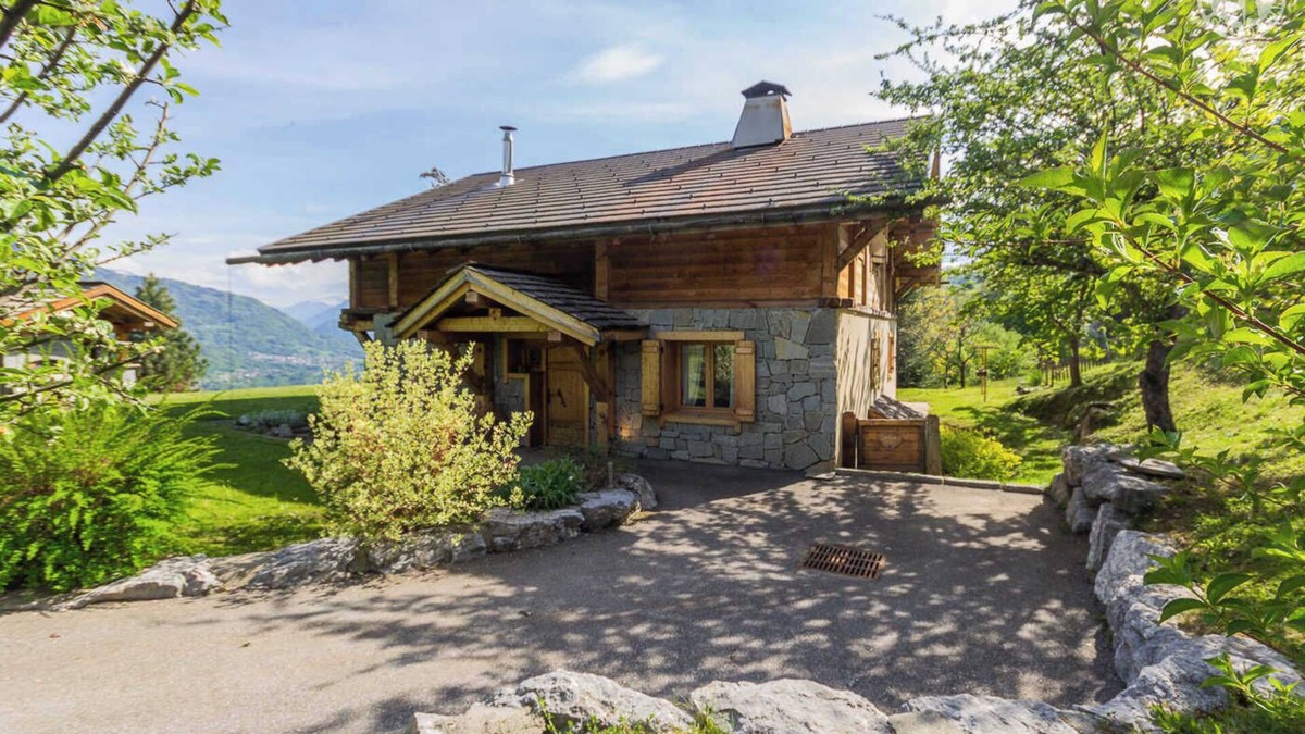 Marthod House | LES CHAMPERONS - MARTHOD