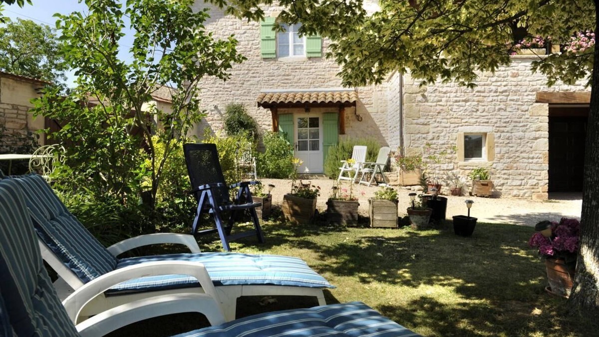 Lugny House | Les Charmes - Lugny - Gîte
