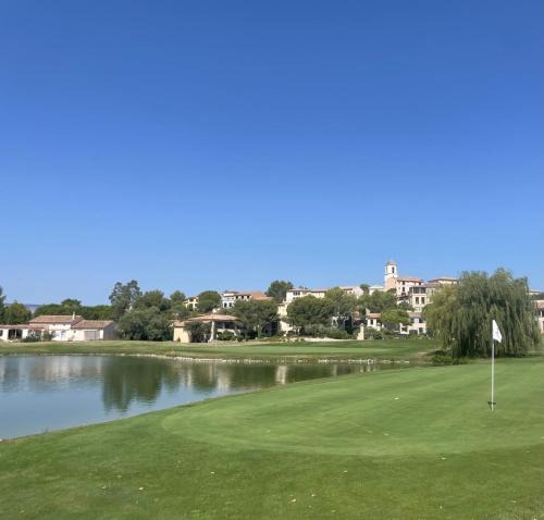 Pont Royal Bed & Breakfast | LES CISTES