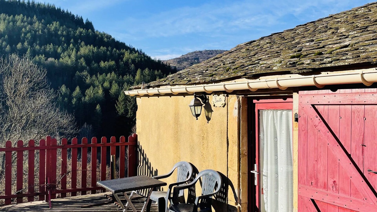 Saint-Julien-d'Arpaon Bed & Breakfast | Les Copains à Bord - The Point Sublime Room