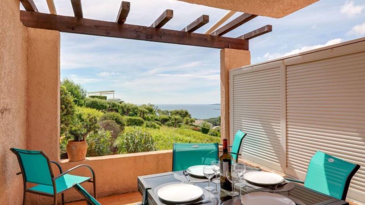 La Nartelle Apartment | Les Coteaux de la Nartelle by Interhome
