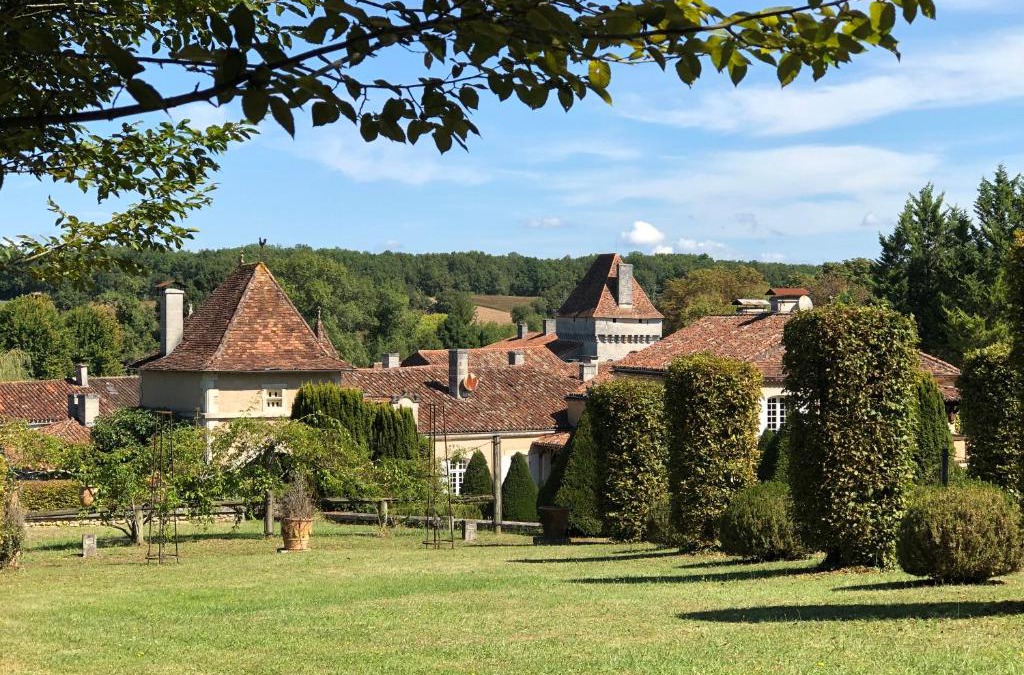 Chapdeuil Bed & Breakfast | Les Deux Colombiers