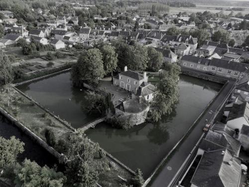 Veuzain-sur-Loire Bed & Breakfast | Les Douves