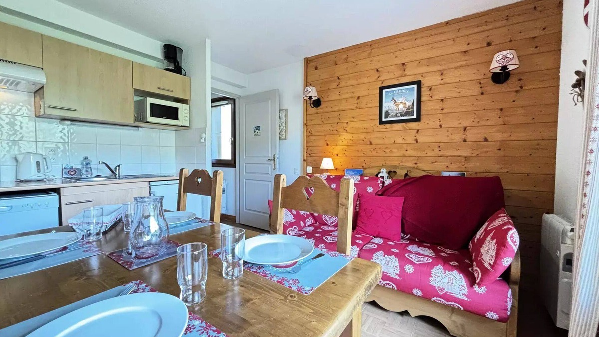 Flumet Apartment | Les Evettes Chalets - Residence with pool at the foot of the slopes