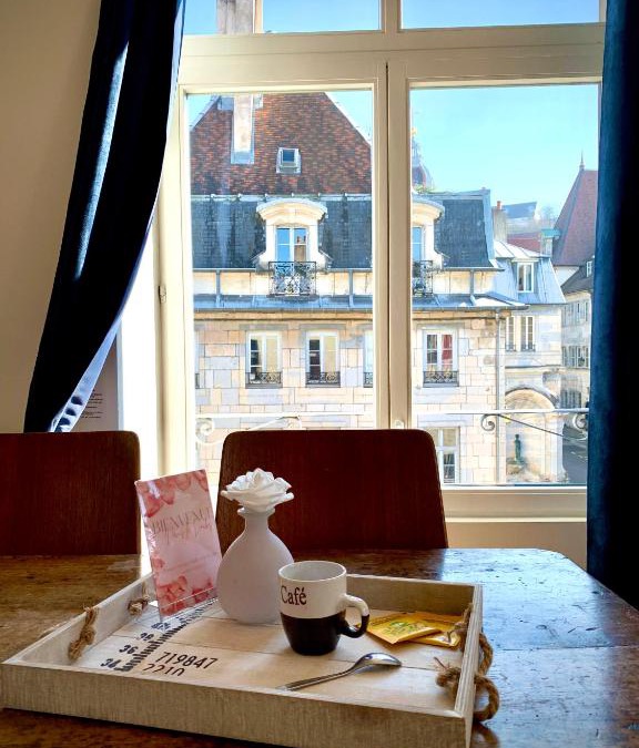Besancon Old Town Apartment | Les Fabuleux appartements du Coeur de ville - Place Victor Hugo