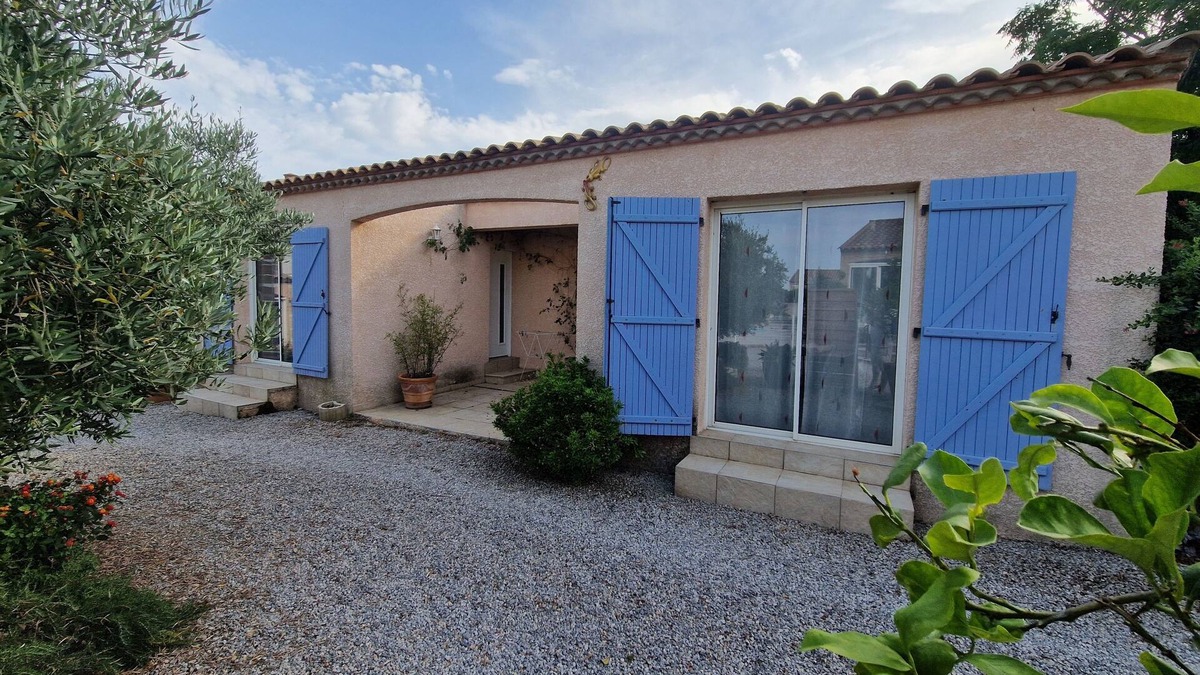 Pinet House | Les Favières. Air-conditioned gîte, swimming pool. Wifi, Parking. Wed 15min. Vineyard heart