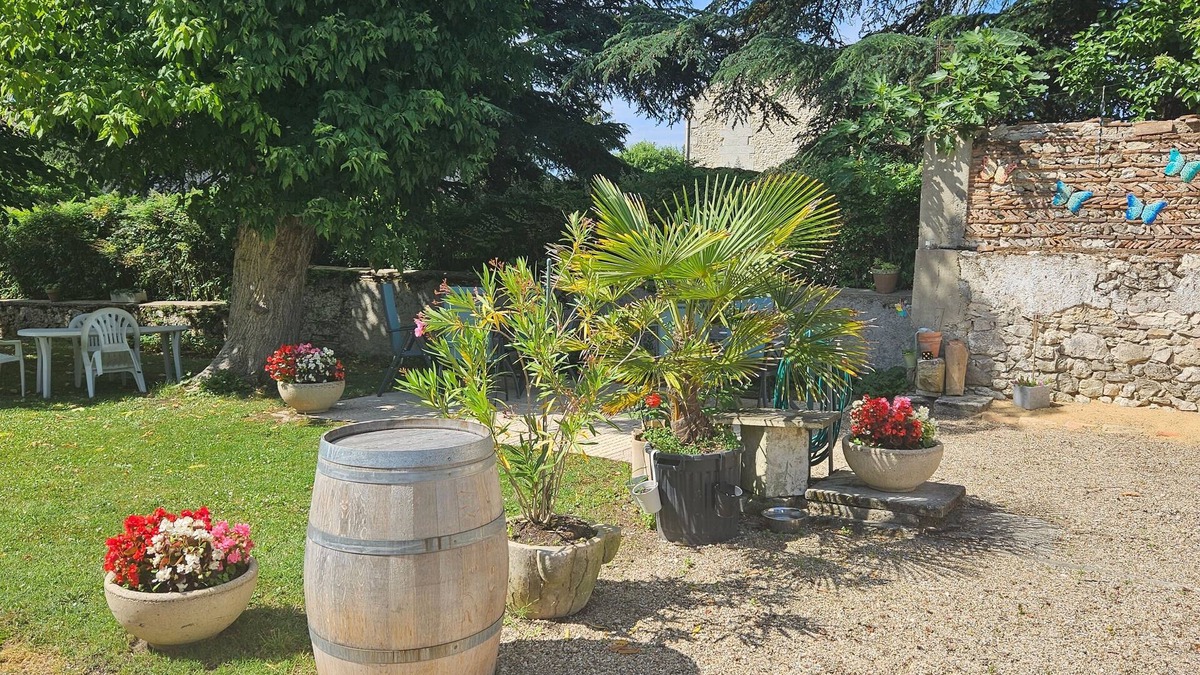 Le Fleix Apartment | Les Fleurs - Appt avec piscine partagée