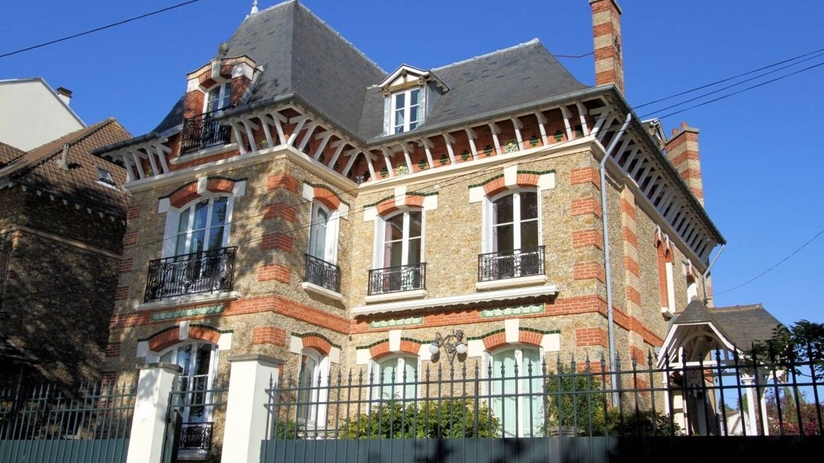 Lagny-sur-Marne Villa | Les Flolies on the banks of the Marne: Character villa - Disney - Paris