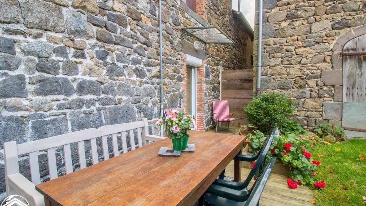 Charbonnieres-les-Varennes House | Les Canaillous - Charbonnieres-les-varennes