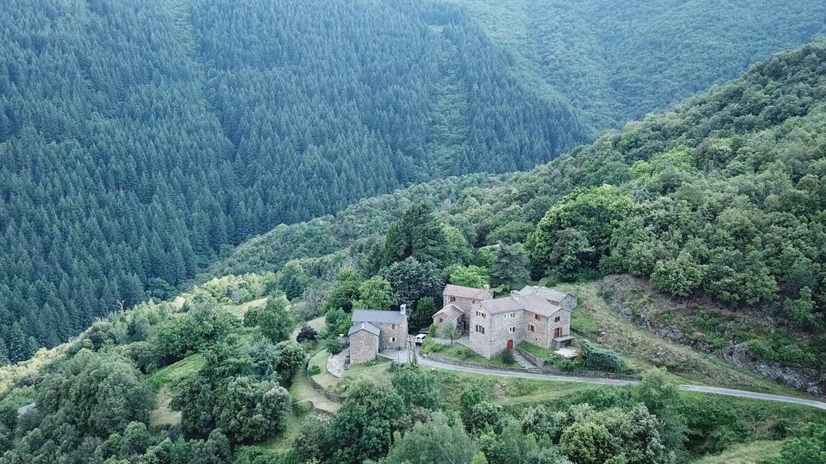 Saint-Hilaire-de-Lavit House | Les Gîtes de la Mazière