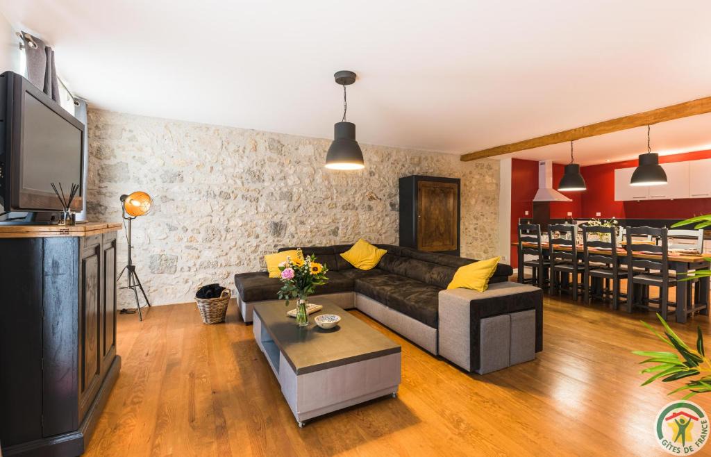 Nerac Apartment | Les Gîtes du château - Le loft HENRI IV - Magnifique Appartement face au château