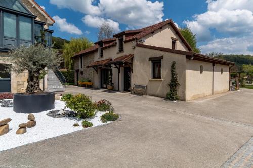 Aubigny-les-Sombernon House | Les Gîtes du Griffon l'Erable