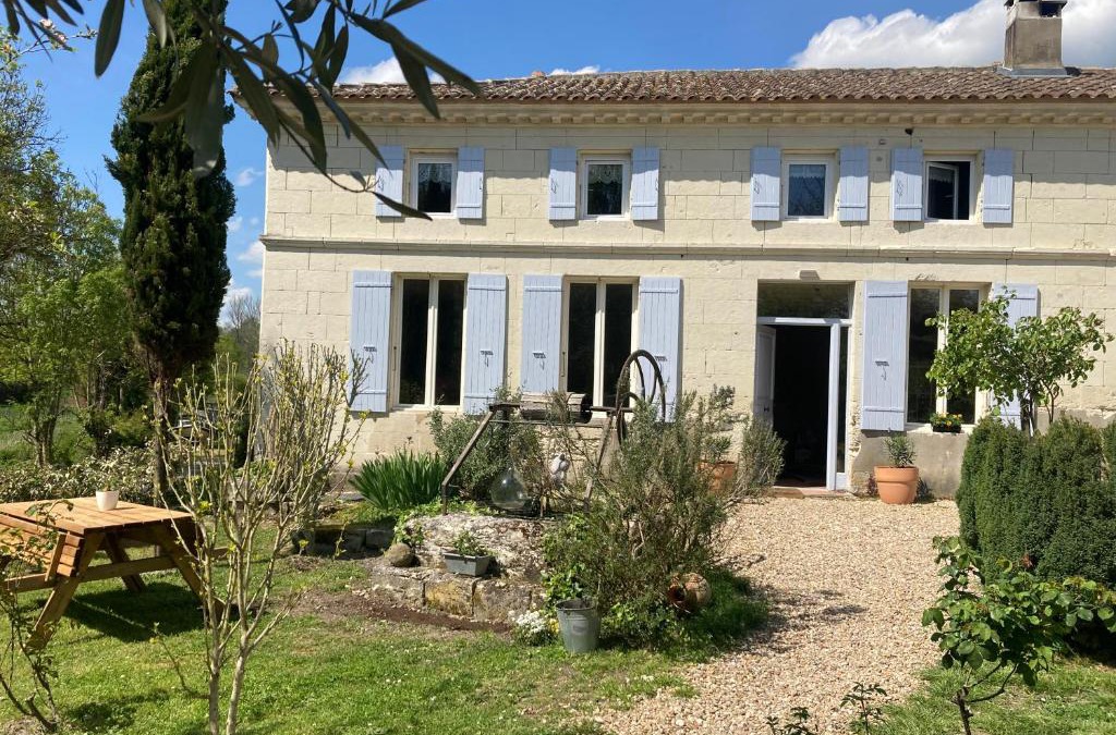 Saint-Dizant-du-Gua House | Les Ganivelles