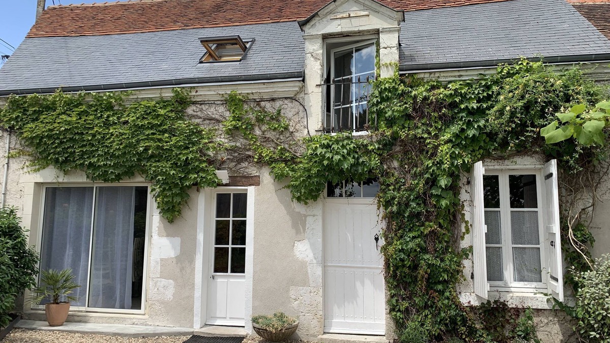 Monteaux House | Les Glycines, charming 3-star gîte in the Loire Valley with heated swimming pool.