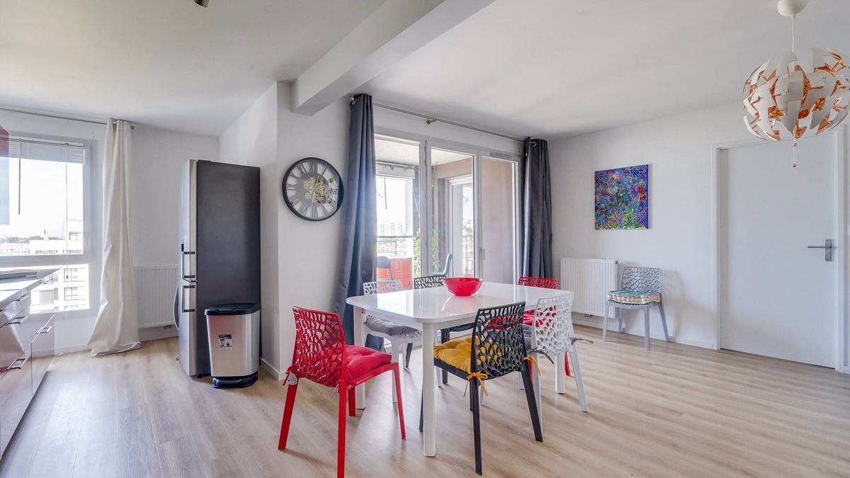 Bassins a Flot Apartment | Les Hauts St Louis - Appt confortable avec terrasse
