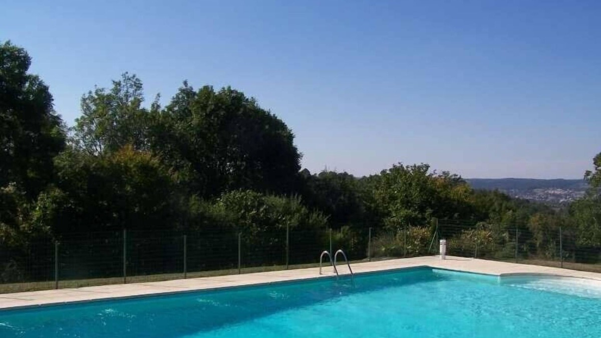 Grignols House | Les Hirondelles charming gîte in Périgord, max 8 pers with swimming pool in a quiet area