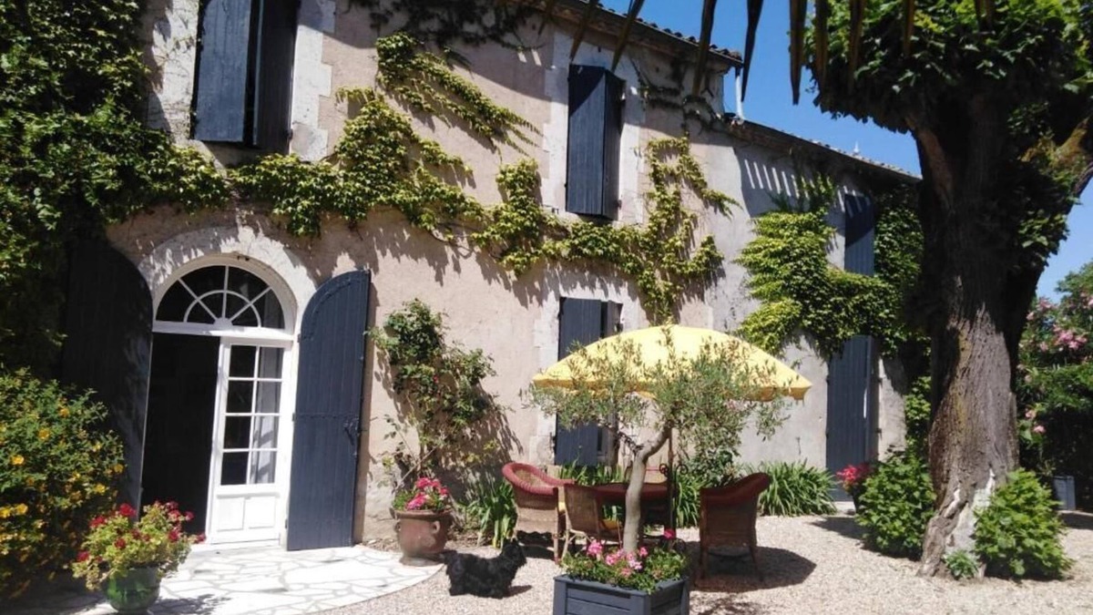 Saint-Antoine-de-Breuilh House | Les Hortensias