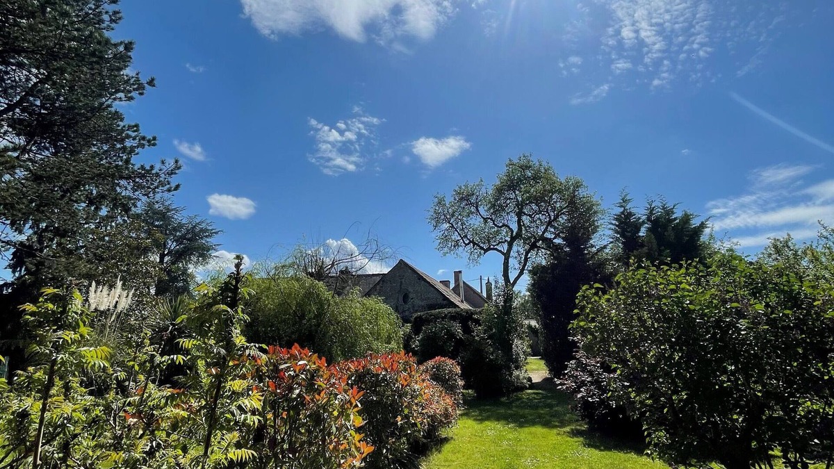 Monteaux House | Les Hortensias, 3-star self-catering cottage, heated pool, wifi, games.