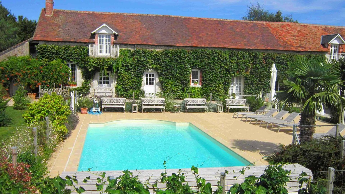 Averdon House | LES HORTENSIAS Large 4-star charming gîte Loire Valley
