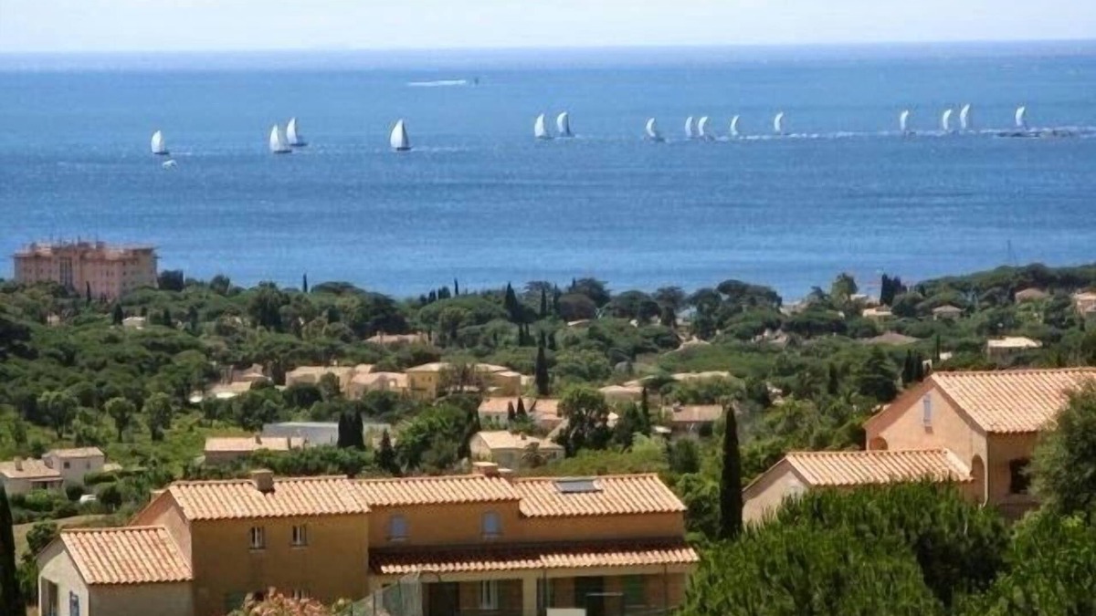 Allos Apartment | Les Issambres Mazet 3 Pers Mezzanine Balcon vue mer Terrasse Domaine Standing